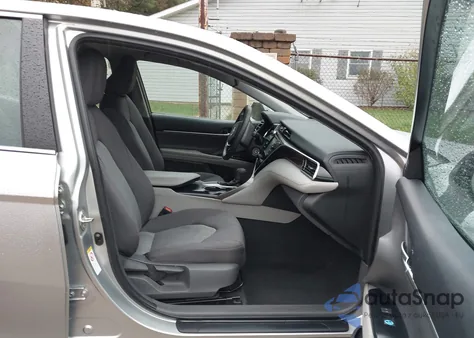 2018 Toyota Camry Le from USA, damaged, VIN 4T1B11HK9JU543595